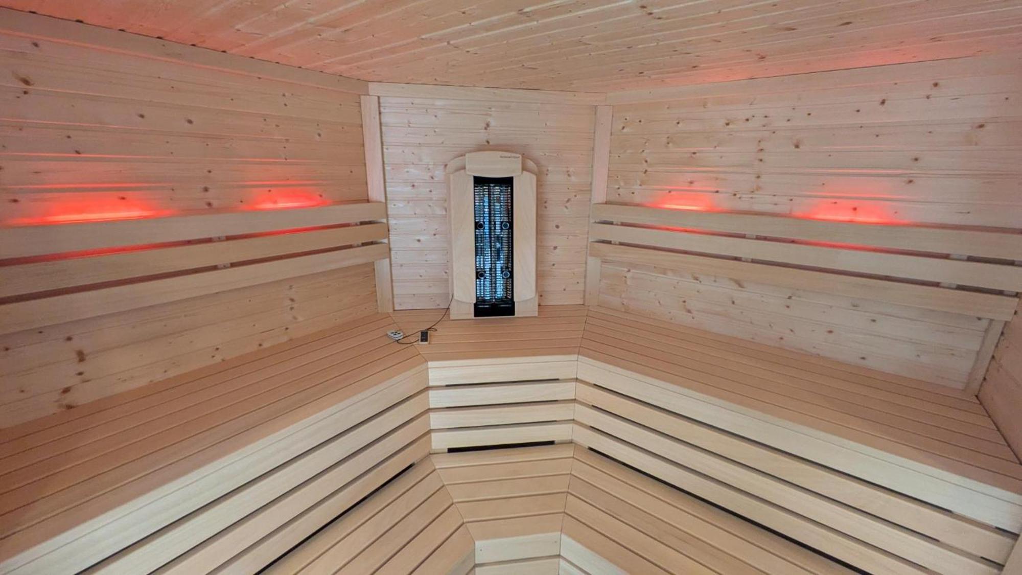 Landhotel Sonneneck - Breuna Im Naturpark Exterior photo
